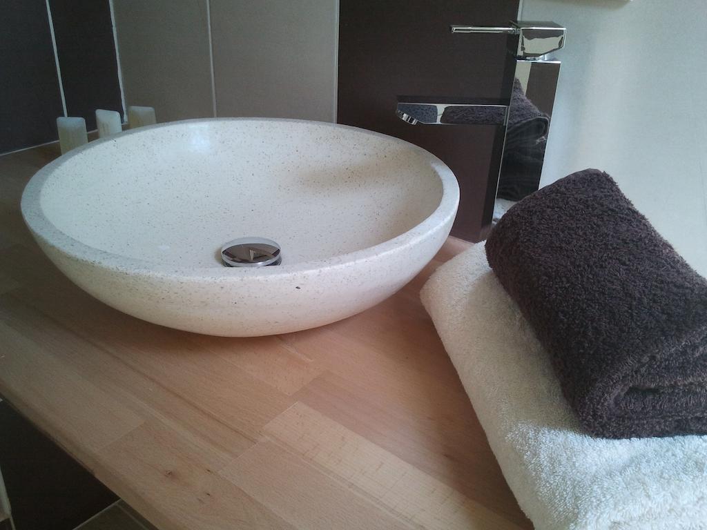 Chambres D'Hotes La Grange Au Bois Champagne-et-Fontaine Room photo