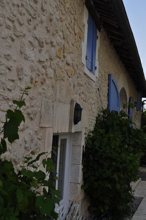 Chambres D'Hotes La Grange Au Bois Champagne-et-Fontaine Exterior photo